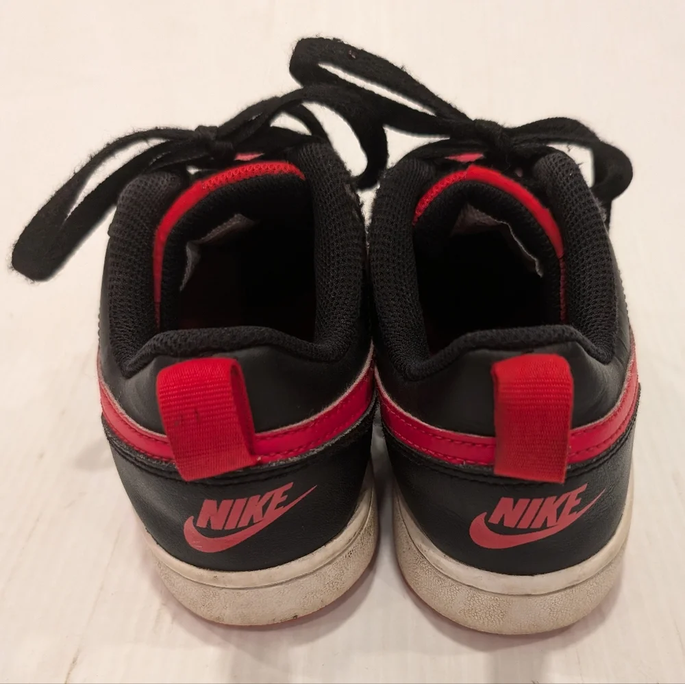 NIKE Court Borough Low 2 Black and Red Shoes Sneakers size 4.5 youth